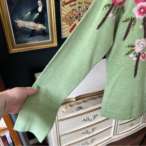 Green Lambswool Floral Embroidered Cardigan Medium - Picture 6 of 7